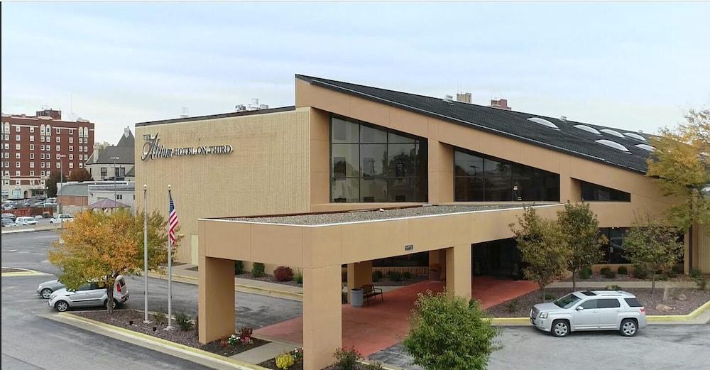 The Atrium Hotel On Third Quincy Exterior photo