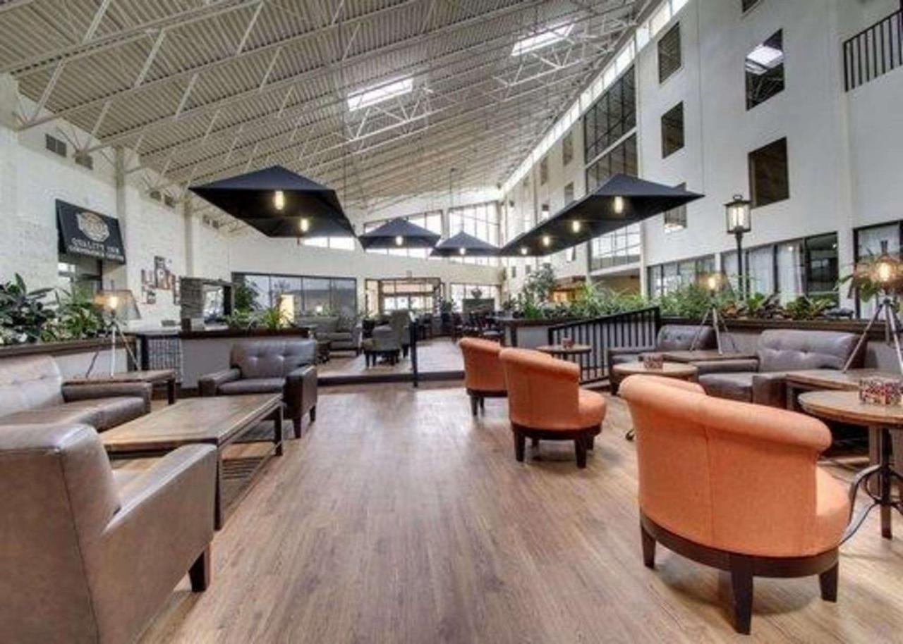 The Atrium Hotel On Third Quincy Exterior photo